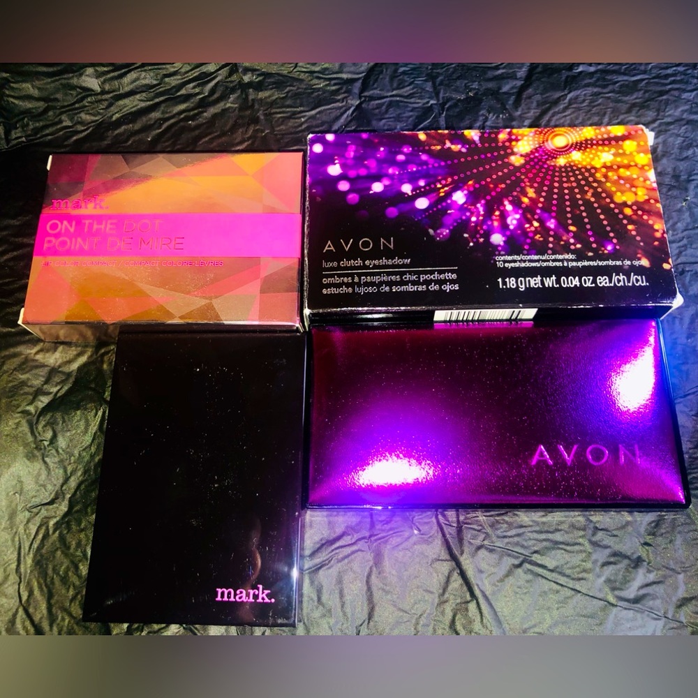 AVON MARK Luxe Clutch 10 Shadow & On The Dot Point De Mire 9 Lip Color Palettes